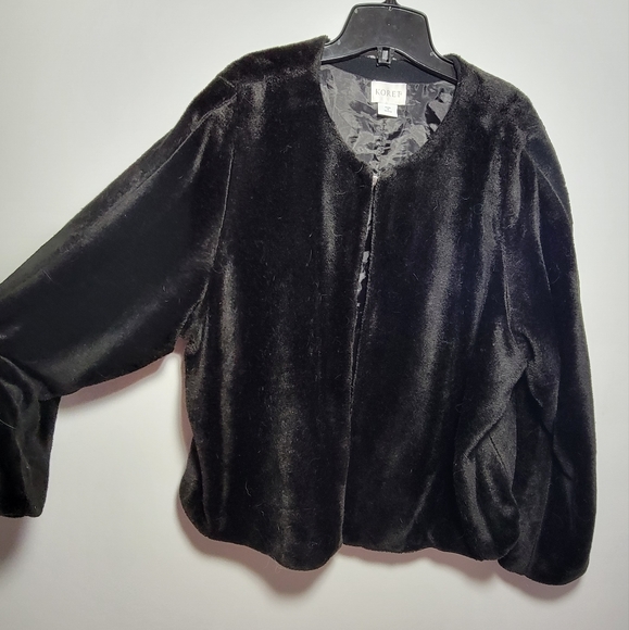 Vintage Koret fuzzy/ faux fur black cardigan - Picture 2 of 5
